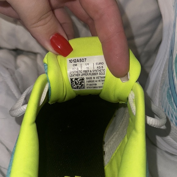 Womens ASICS shoes size 11 - Picture 7 of 7